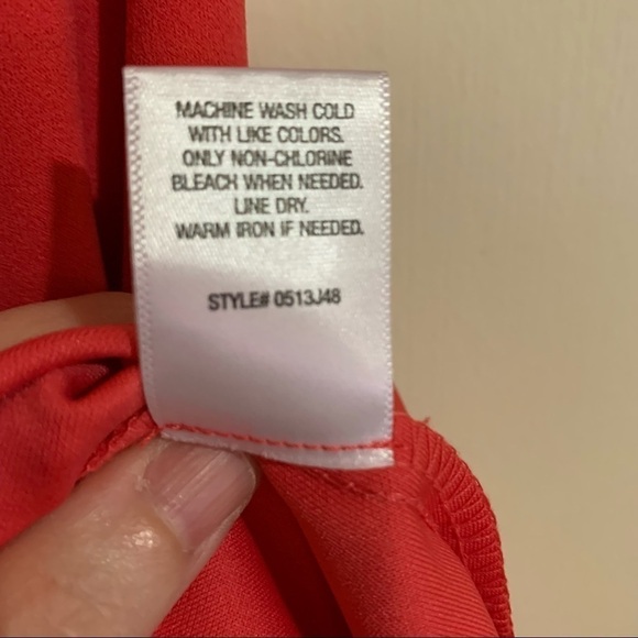 Roz & Ali Sleeveless Cut out Crew Neck Coral Midi Dress. Size 2 - Picture 6 of 8